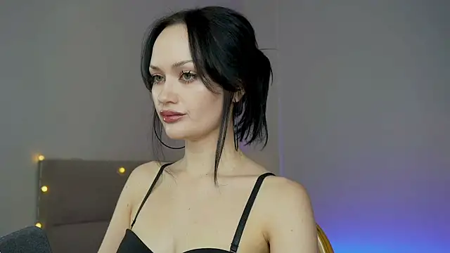 צ'אט XXX בשידור חי של QueenAliss