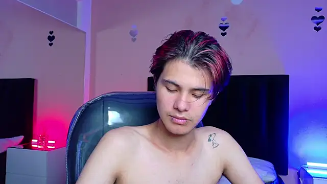 Derek_Sinn 即時 XXX 聊天