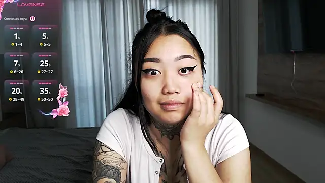 XXX chat uživo modela LillGothBaby
