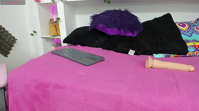 XXX chat uživo modela conny_blonde