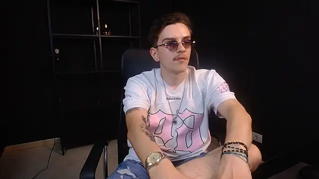 Онлайн чат XXX FelixStarkk