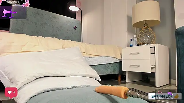 Czat XXX na żywo – JESSI_NAOMI