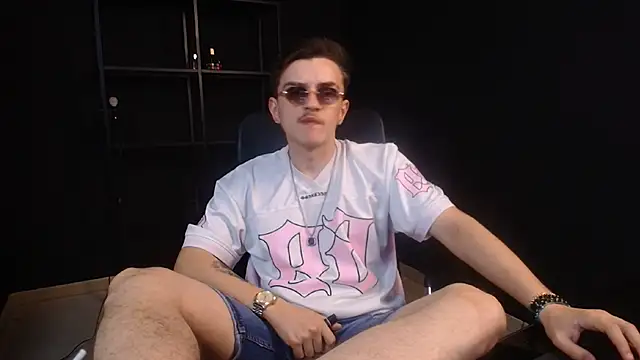 Онлайн чат XXX FelixStarkk