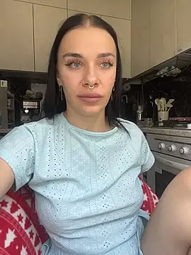 Queen_of_pain Adlı Modelin Canlı XXX Sohbeti