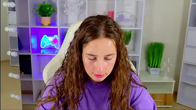 NadinnL Adlı Modelin Canlı XXX Sohbeti