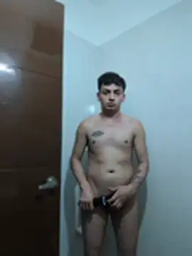 Chatroom XXX en direct de Mathias_LatinBoy