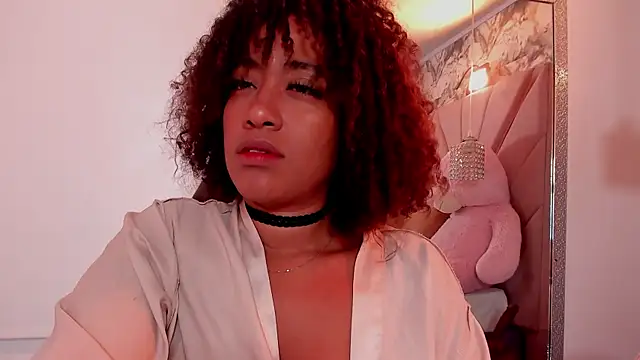 mia_rouxx1's Live XXX Chat