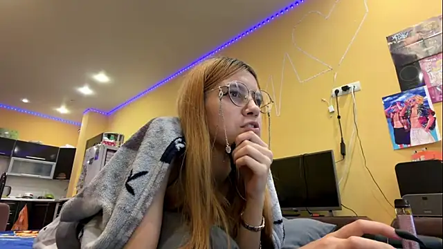 LinZavr live XXX chat