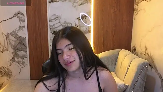 Chat +18 de alesia_v_v ao vivo