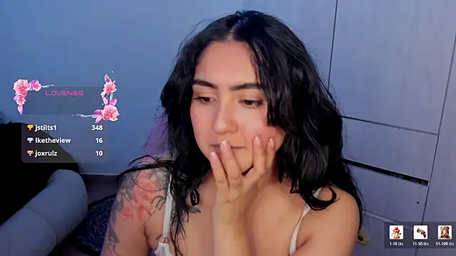 Dani_zakura Chat XXX in diretta