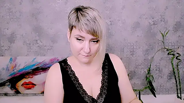 Djullia Adlı Modelin Canlı XXX Sohbeti