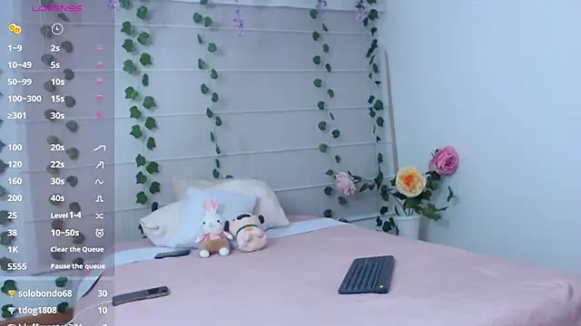 Sarabubbie's Live XXX Chat