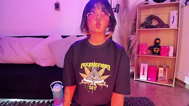 Tylla__'s Live XXX Chat