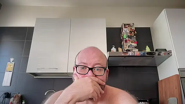 XXX chat uživo modela theitalianbear