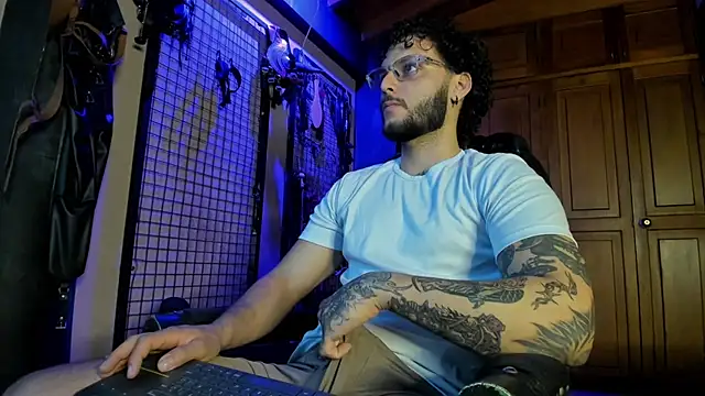 Twisted_Fantasy – Naživo XXX chat