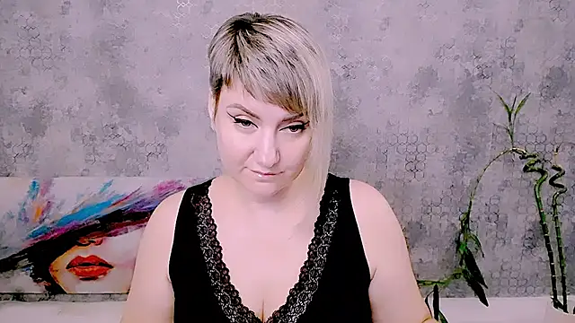 Онлайн чат XXX Djullia