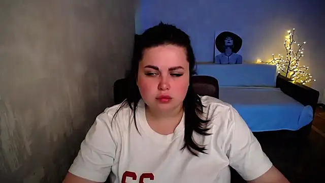 XXX chat uživo modela Emily_Mo