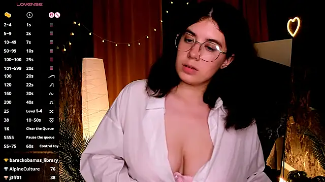 BellaCaress Adlı Modelin Canlı XXX Sohbeti