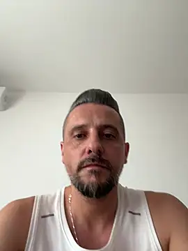 InsaneMattt live XXX chat
