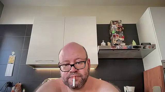 theitalianbear's Live XXX Chat