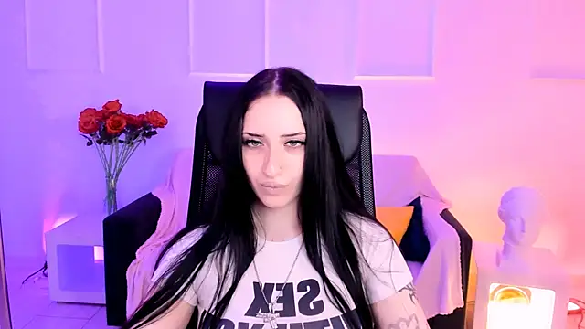 MonicaLowes' Live XXX Chat