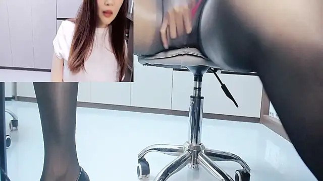 Latte-01's Live XXX Chat