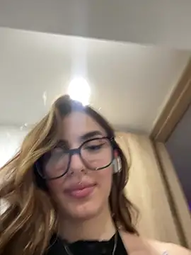 Yaii_'s Live XXX Chat