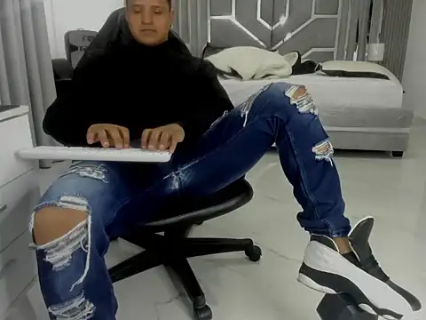 master_leather: απευθείας συνομιλία ΧΧΧ