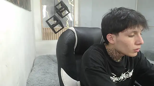 Chat XXX Live Cry_thereal