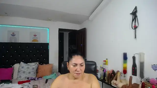 mature_bigboobs10's Live XXX Chat