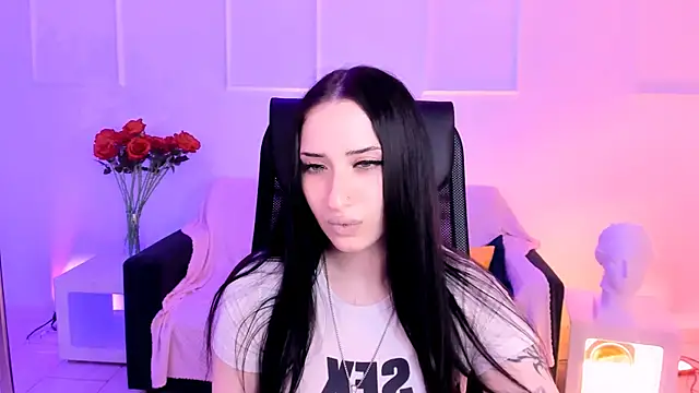 MonicaLowes Adlı Modelin Canlı XXX Sohbeti