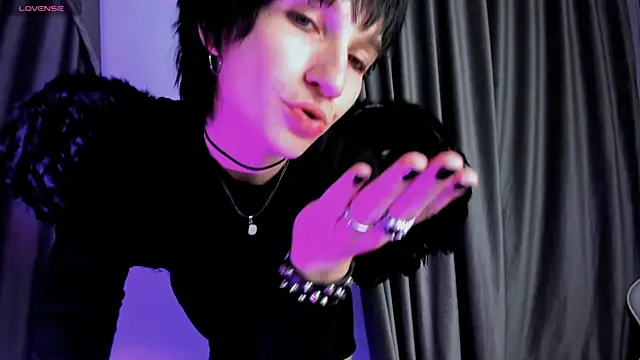 AdonBev Live XXX Chat