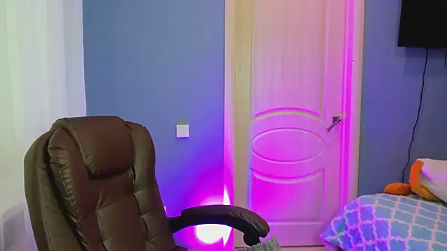 E_uphoria Adlı Modelin Canlı XXX Sohbeti