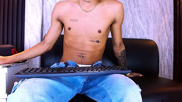 XXX chat uživo modela _Thiago12