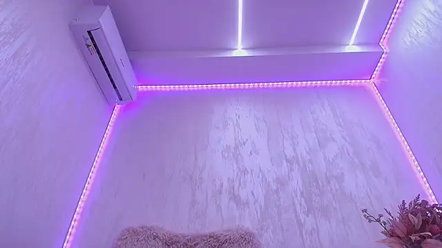 Anna_Lewis Adlı Modelin Canlı XXX Sohbeti