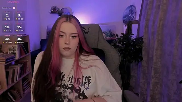 XXX chat uživo modela CoraMiel