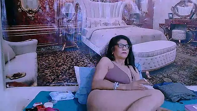 IndianAllure 라이브 XXX 채팅