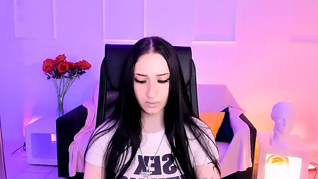 MonicaLowes' Live XXX Chat