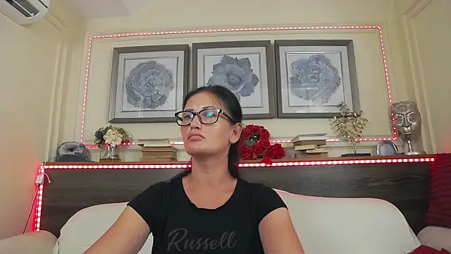 HellenDesire Chat XXX live
