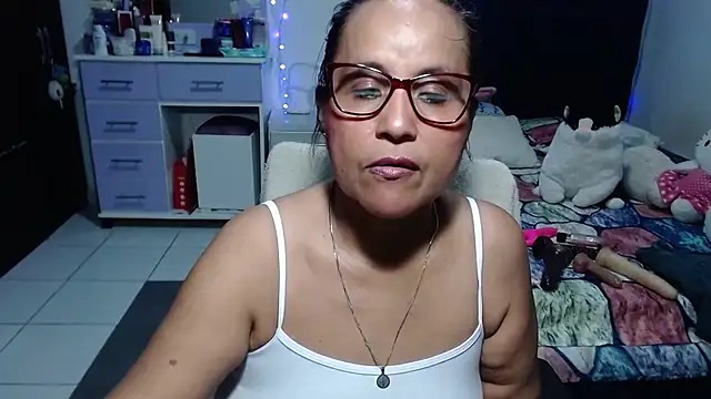 pervert_mommy_'s Live XXX Chat
