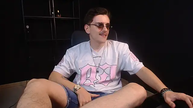 Chat +18 de FelixStarkk ao vivo