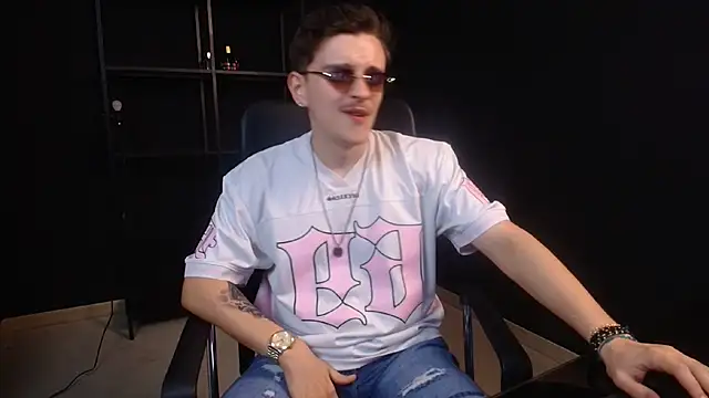 FelixStarkk Adlı Modelin Canlı XXX Sohbeti