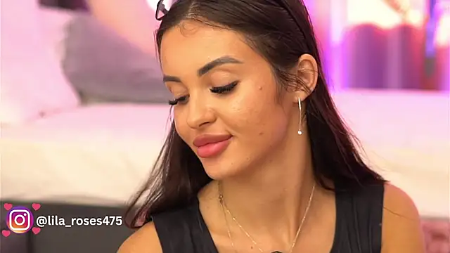 Онлайн чат XXX LilaRoses