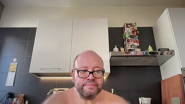 theitalianbear Webcam Show