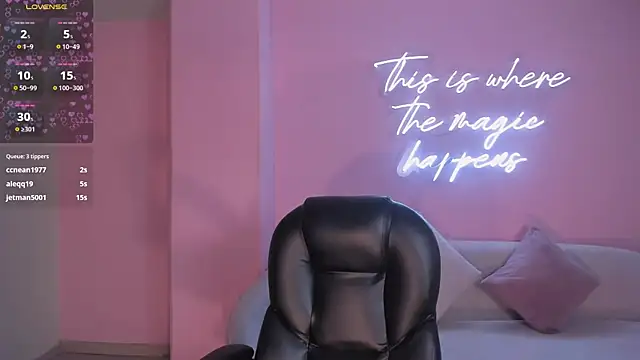 TiffannySins' Live XXX Chat