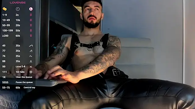 Chat +18 de MarkWalker__ ao vivo