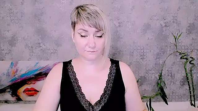 Djullia's Live XXX Chat