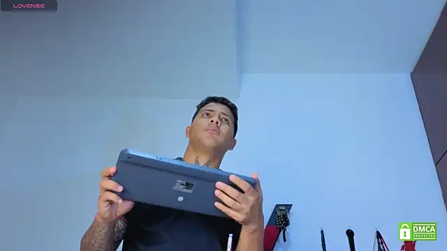 EliteBoysLive Adlı Modelin Canlı XXX Sohbeti