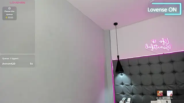 scarletcherry18's Live XXX Chat