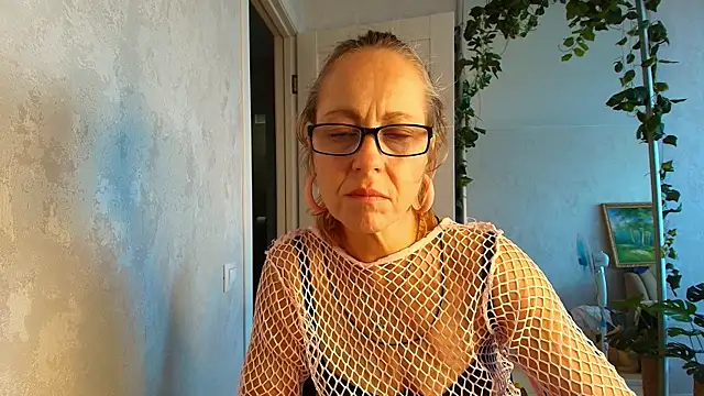 Chat XXX en directo de LioraWeiss